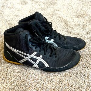 Aasics Wrestling Shoe 8.5 women’s